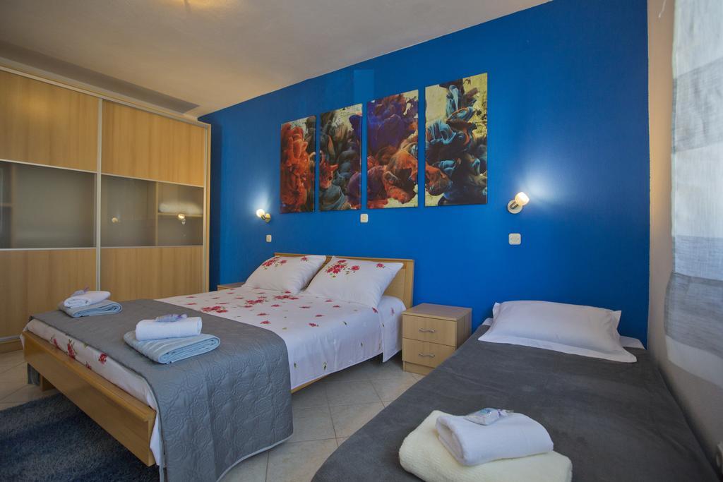 Apartment Zdravka Хвар Екстер'єр фото