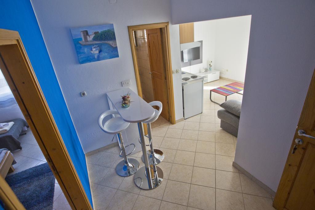 Apartment Zdravka Хвар Екстер'єр фото